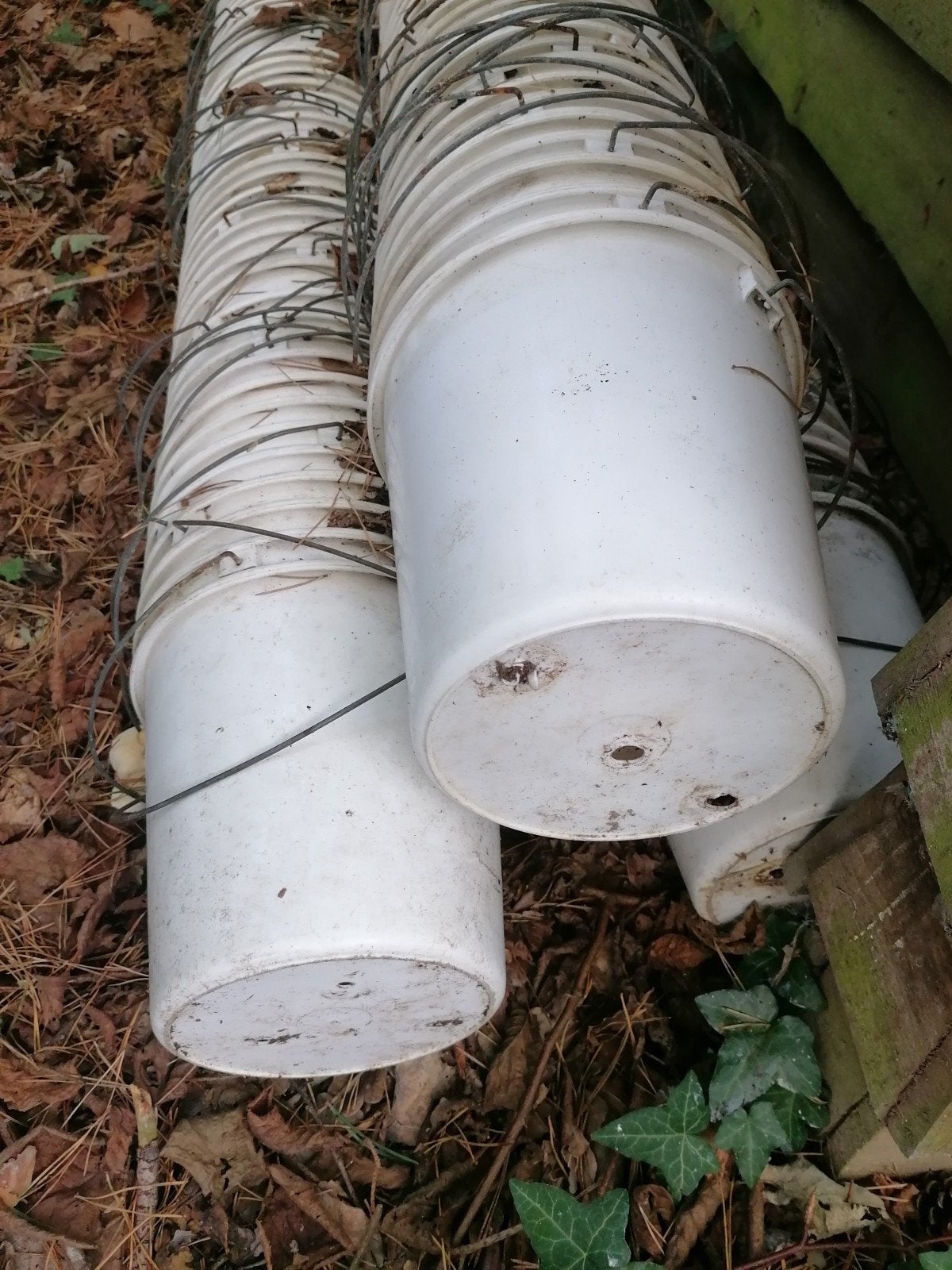 >400 Gratis Emmers / bloempotten / kweekpotten
5 liter me, Ophalen of Verzenden