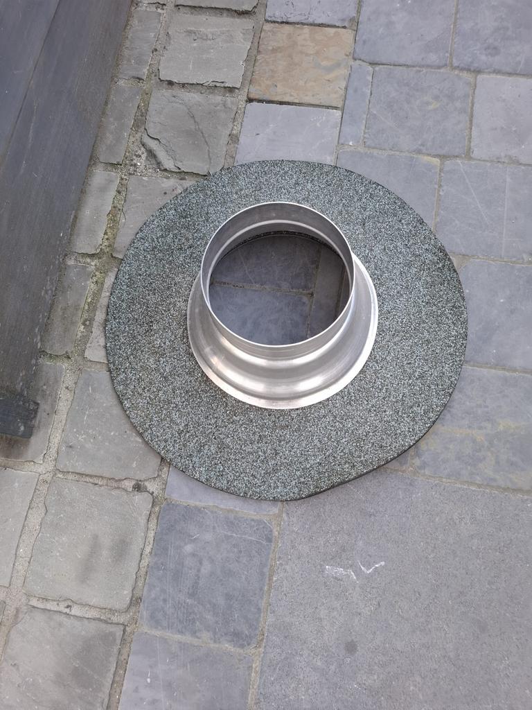 Dakdoorvoer roofing, Doe-het-zelf en Bouw, Dakpannen en Dakbedekking, Ophalen, Zo goed als nieuw