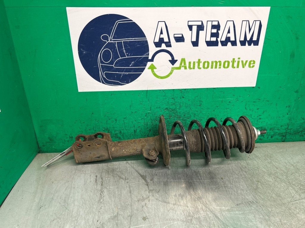 AMORTISSEUR OU ABSORBEUR DE CHOC AVANT DROIT Yaris II (P9), Kundenbetreuung@toyota.de, Toyota, Utilisé, Toyota-Allee 2
50858  Köln, DE