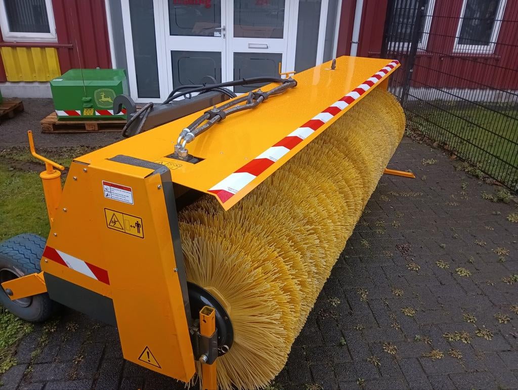 Veegborstel  Volvo opname 3.15 mtr ., Ophalen