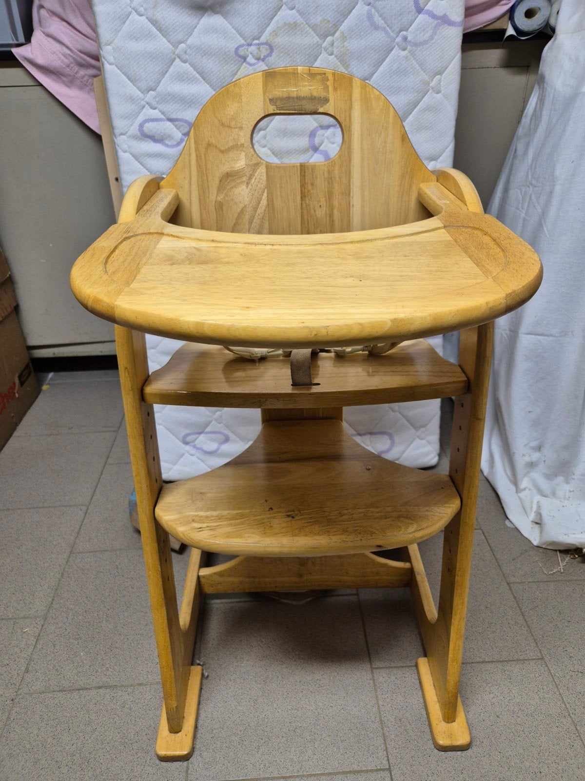 chaise bébé en bois Tiamo collection, Enfants & Bébés, Chaises pour enfants, Enlèvement