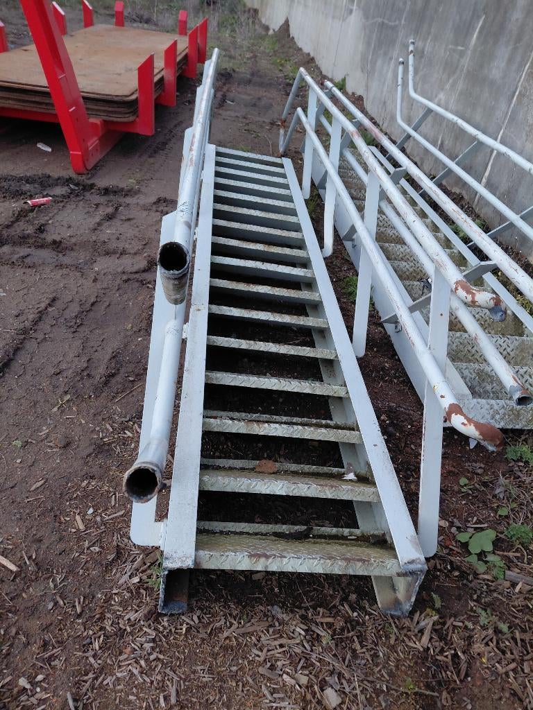 Metalen trap / magazijntrap, Doe-het-zelf en Bouw, Ophalen, Gebruikt, Trap