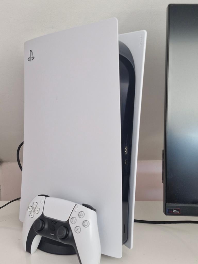 PlayStation 5 met zijn controller, Games en Spelcomputers, Gebruikt, Playstation 5 Digital