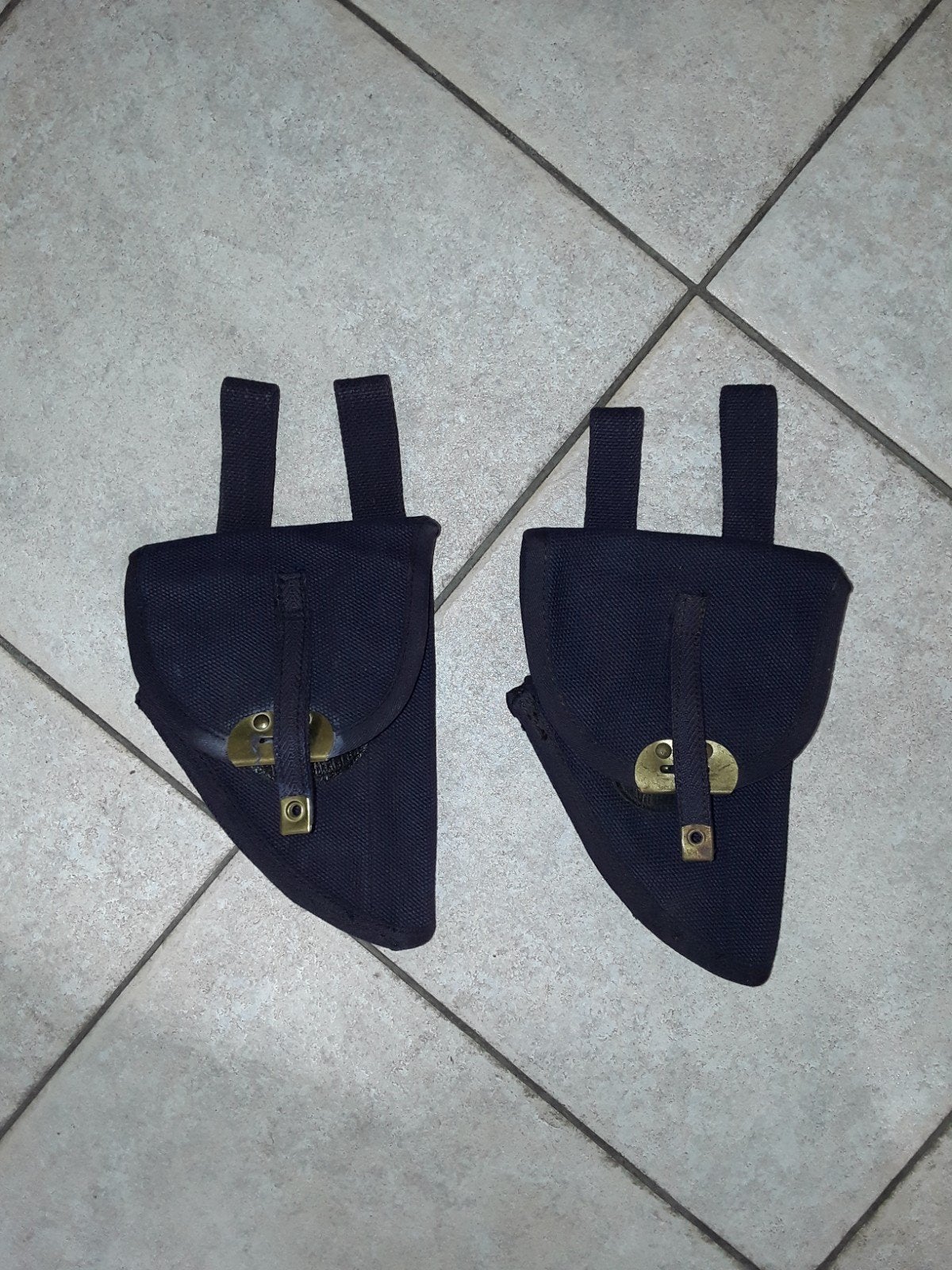 2 Gendarmerie-holsters, Verzamelen, Militaria | Algemeen, Verzenden, Rijkswacht