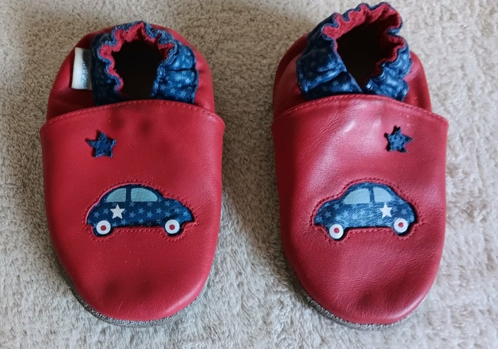 Slofjes Robeez rood ongeveer maat 22, Enfants & Bébés, Vêtements de bébé | Chaussures & Chaussettes, Enlèvement, Utilisé, Pantoufles