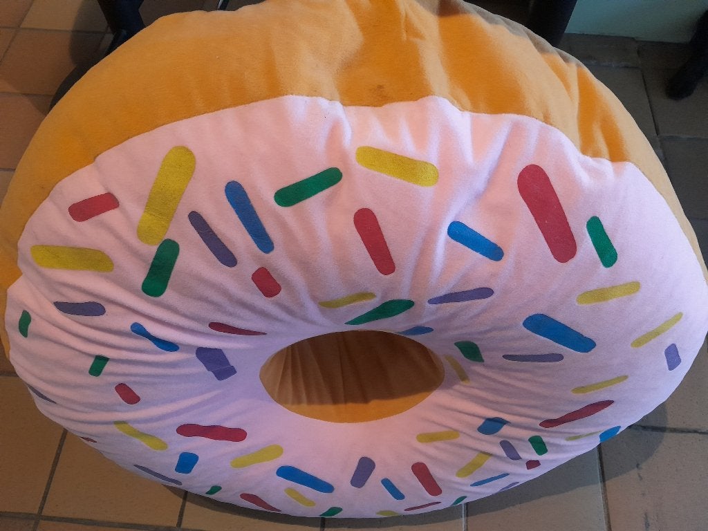 Très grand beignet en peluche, Enlèvement, Comme neuf
