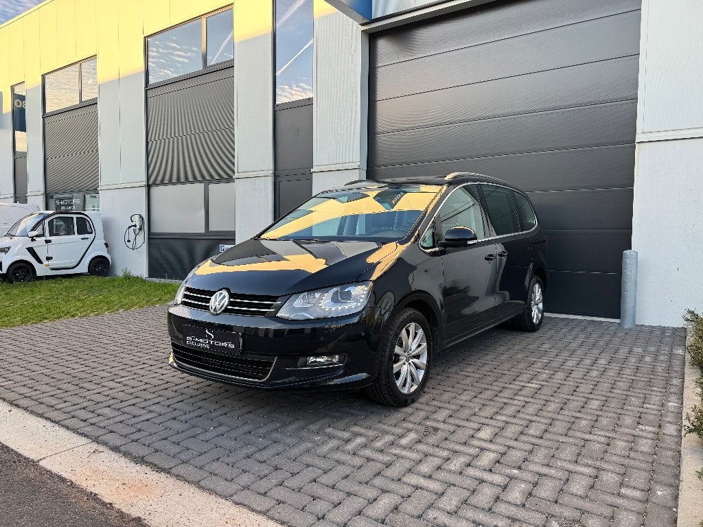 Volkswagen Sharan 2.0 TSI DSG 7 ZIT LED/PANO/CAMERA/GARANTIE, Auto's, Dealer onderhouden, Euro 6, 4 cilinders, 1984 cc