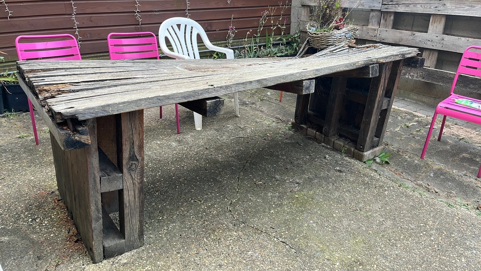 Gratis brandhout, Tuin en Terras, Tuintafels, Ophalen, Zo goed als nieuw