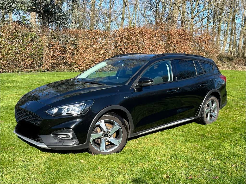 Ford Focus break 150pK - 18m garantie - trekhaak - BTW recup, Stof, Lane Keeping Assist, 700 kg, Zwart