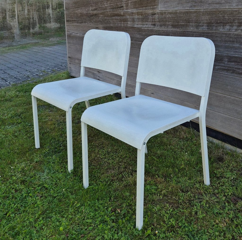 2 witte stoelen, Ophalen, Zo goed als nieuw, Wit, Metaal
