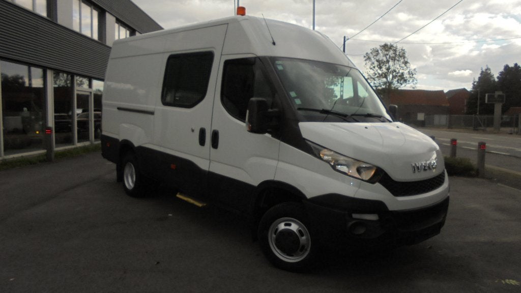 IVECO DAILY 50C17 - 3.0D - L3H2 - AIRCO - CRUISE - CAMERA, Auto's, Euro 5, Achterwielaandrijving, 4 cilinders, Iveco