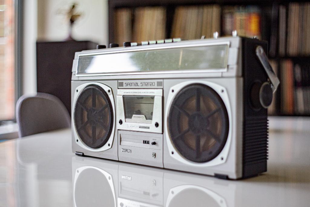 Philips 'Spacial Stereo' Radio Recorder - Ghettoblaster, Audio, Tv en Foto, Radio's, Gebruikt, Radio, Ophalen