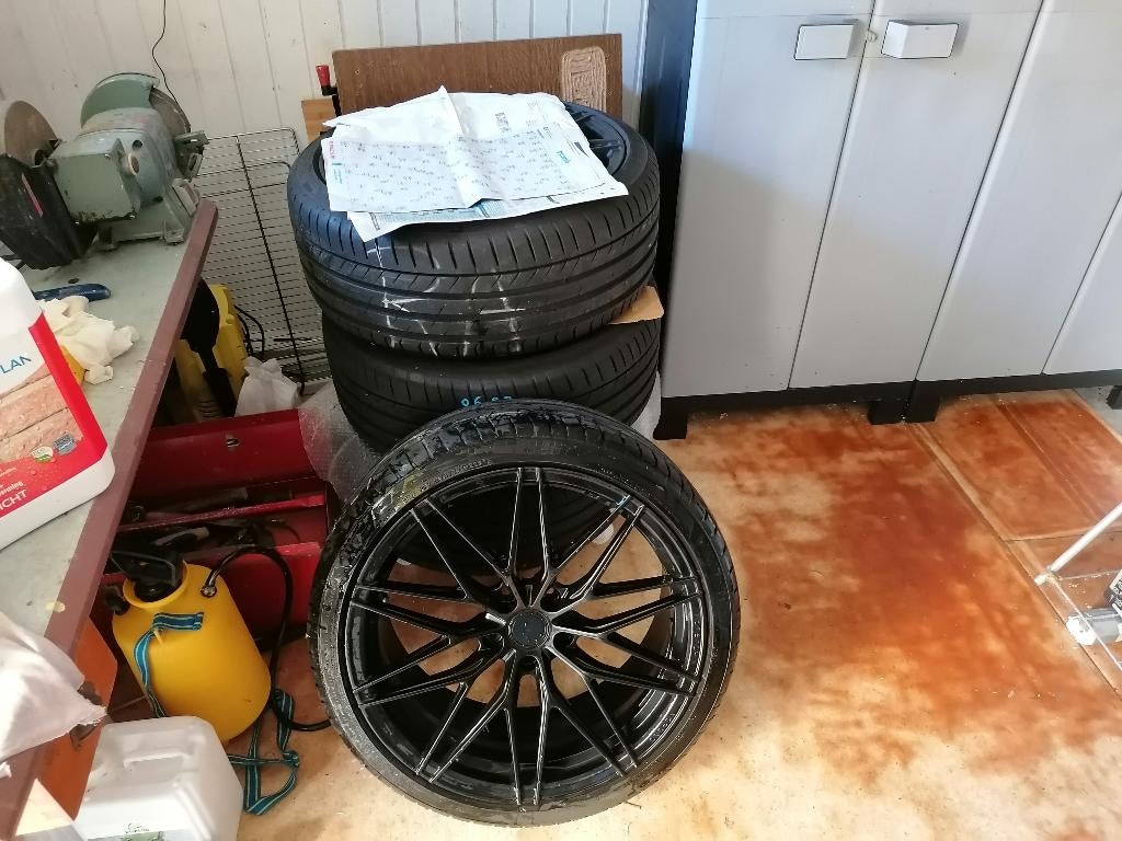 Auto velgen met banden, Auto-onderdelen, Banden en Velgen, Nieuw, 235 mm, Band(en), Personenwagen
