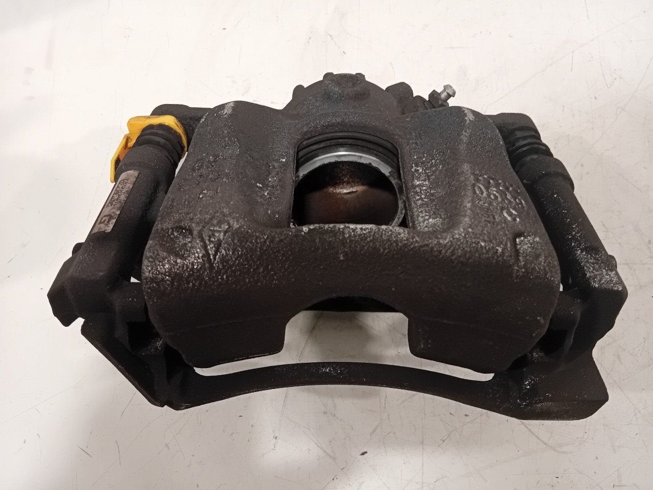 Remklauw links voor Renault Trafic, Onderdelen@venauto.nl, Van der Ven Autorecycling B.V., Ettenseweg 76, 4706 PB Roosendaal, The Netherlands