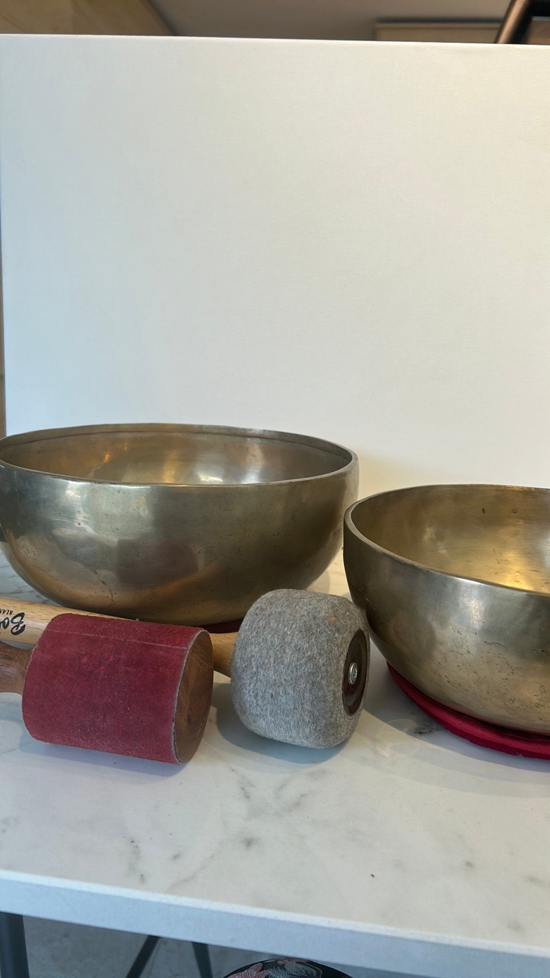 Set van 2 klankschalen - mooie diepe klank - 20 en 24 cm, Muziek en Instrumenten, Ophalen of Verzenden, Zo goed als nieuw