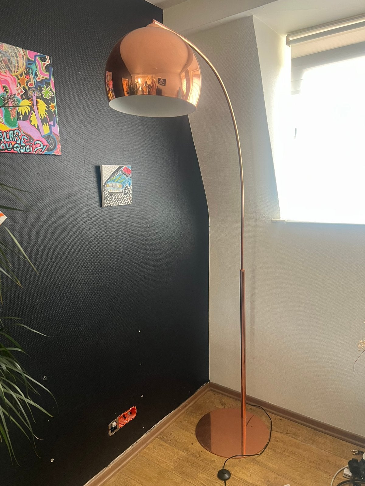 Lampe arc MAISON DU MONDE cuivrée – Très bon état, Maison & Meubles, Lampes | Lampadaires, Enlèvement, Comme neuf, Métal
