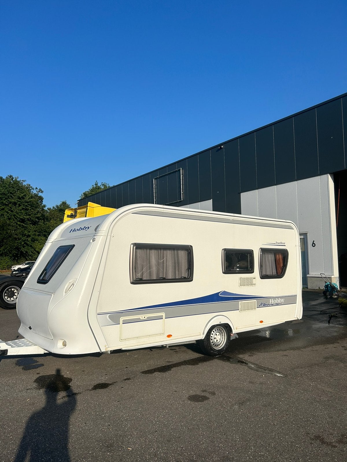 Caravane Hobby 2010, Caravanes & Camping, Caravanes, Particulier, jusqu'à 4, 1000 - 1250 kg, Banquette en rond, Hobby, Grand lit