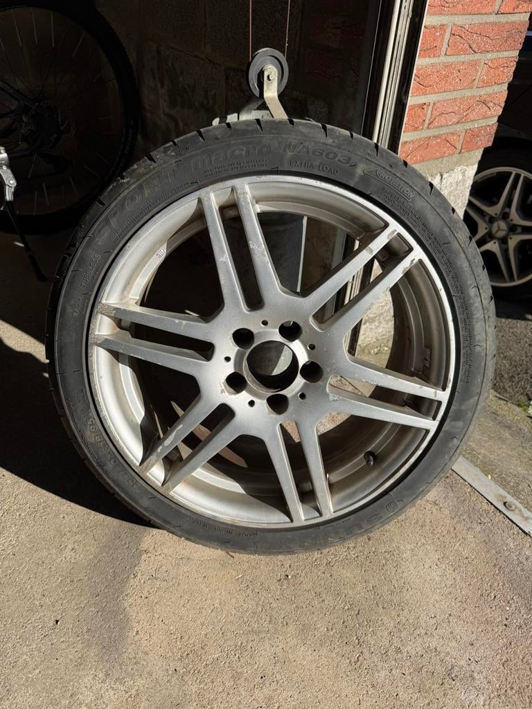 Jantes mercedes benz 5x112 + 2 pneus 235/40/18 presque neuf, Pneus et Jantes, Pneus été, 18 pouces, Enlèvement