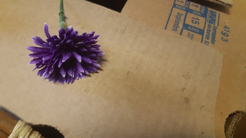 paarse bloem kunstbloem, Ophalen of Verzenden, Zo goed als nieuw, Kunstbloem