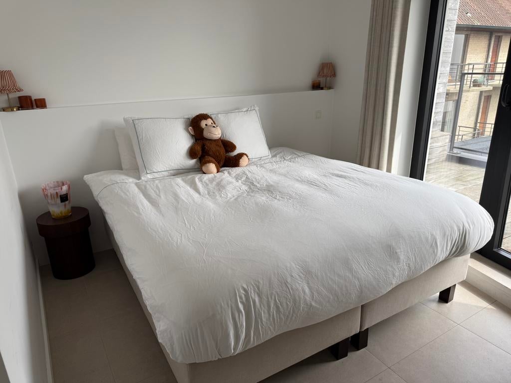 Mooi bed nieuwstaat, Ophalen, Beige, Minimalistisch, 180 cm