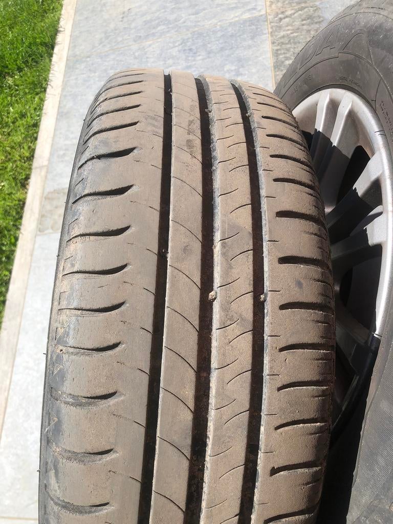 2 Michelin en 2 Fulda 195 60R15 in zeer goede staat., Auto-onderdelen, Banden en Velgen, Ophalen, Band(en)