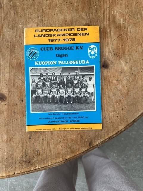 Club Brugge Kuopion Palloseura 1977, Collections, Enlèvement ou Envoi, Utilisé, Livre ou Revue, Club Brugge