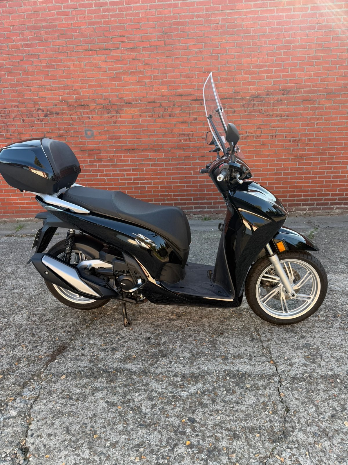 Honda sh 350i cc met 4390 km bj 12/09/2024, Motoren, Scooter, Nieuw, Motorrijbewijs A, Particulier