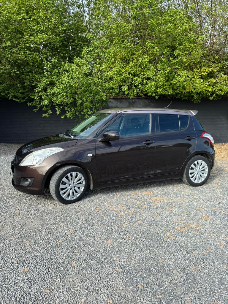 Suzuki Swift, Auto's, Suzuki, Voorwielaandrijving, Stof, 4 cilinders, Bruin
