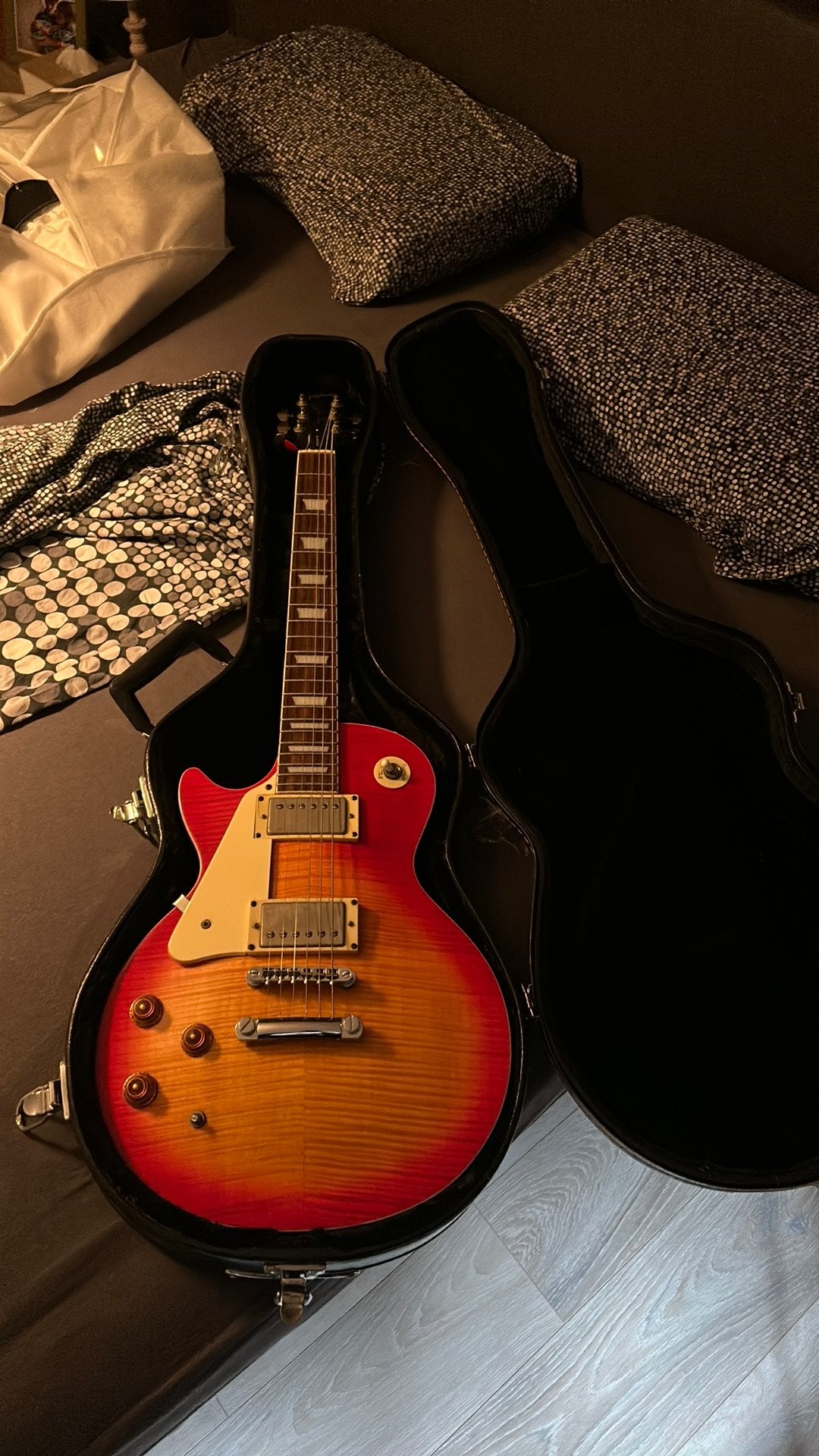 Linkshandige elektrische gitaar(epiphone), Muziek en Instrumenten, Ophalen, Zo goed als nieuw, Epiphone