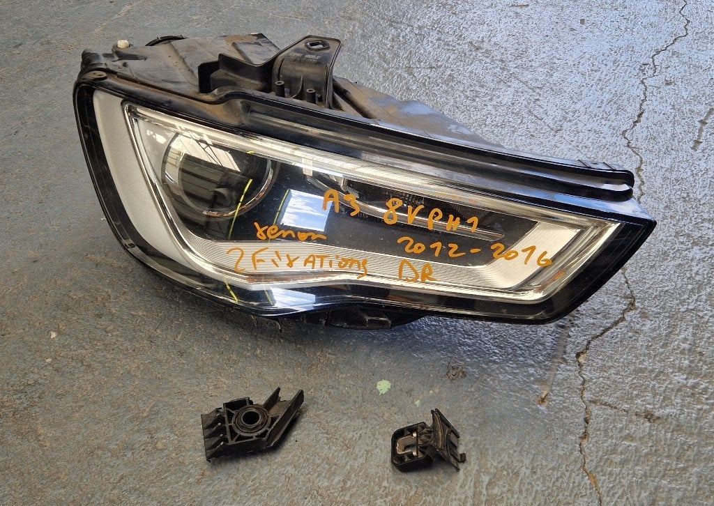PHARE DROIT AUDI A3 8V PHASE 1 2013 xénon optique passager, Autos : Pièces & Accessoires, Enlèvement, Audi