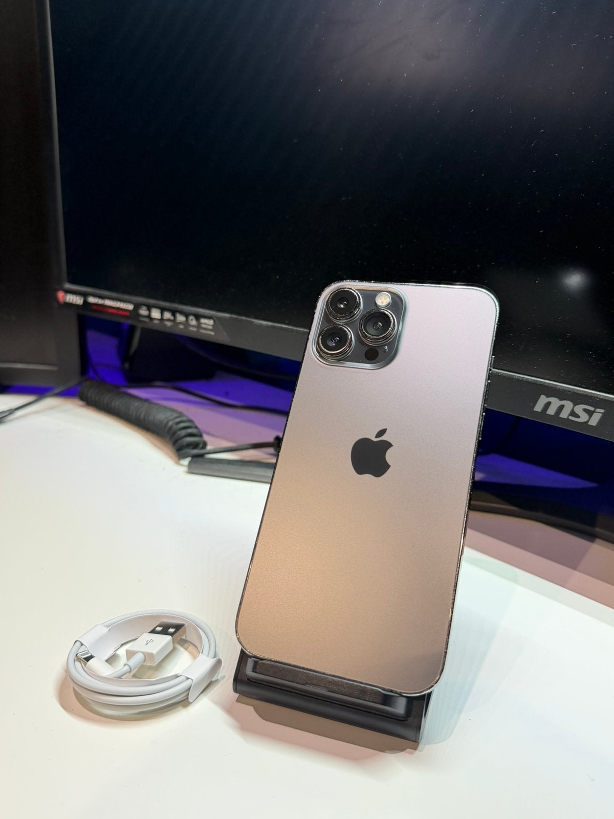 IPHONE 13 PRO MAX 100% batterij (orgineel), Télécoms, Comme neuf, IPhone 13 Pro Max, Enlèvement, Sans abonnement