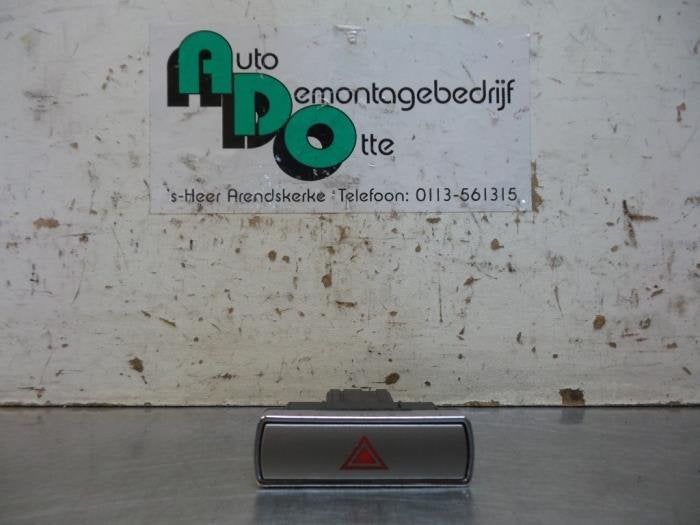 Commutateur éclairage d'urgence d'un Ford Mondeo (Mondeo 07, -, 3 mois de garantie, -, -