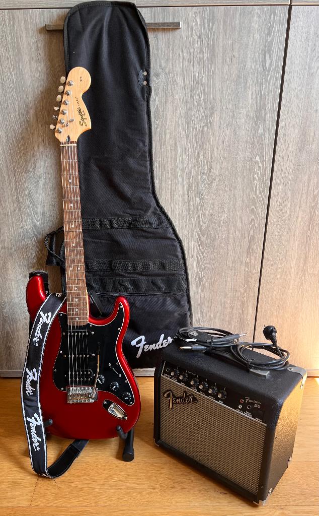 Fender squier Strat, Musique & Instruments, Instruments à corde | Guitares | Électriques, Enlèvement, Comme neuf, Fender