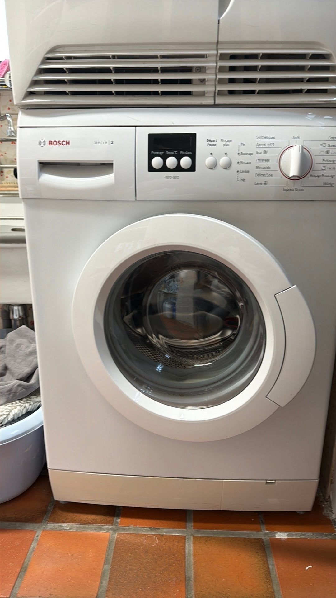 Lave linge BOSCH, 1200 à 1600 tours, 85 à 90 cm, 4 à 6 kg, Programme lavage à la main