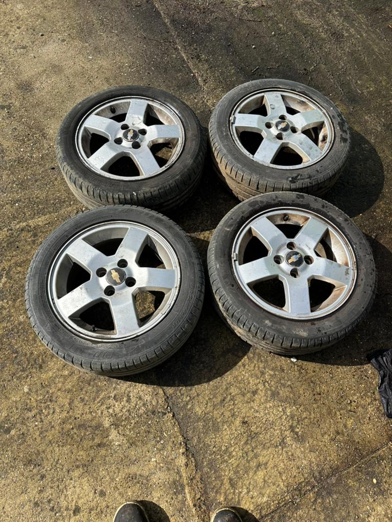 Velgen met banden opel chevloret mini renault 4x100, Auto-onderdelen, Banden en Velgen, Ophalen, Band(en)