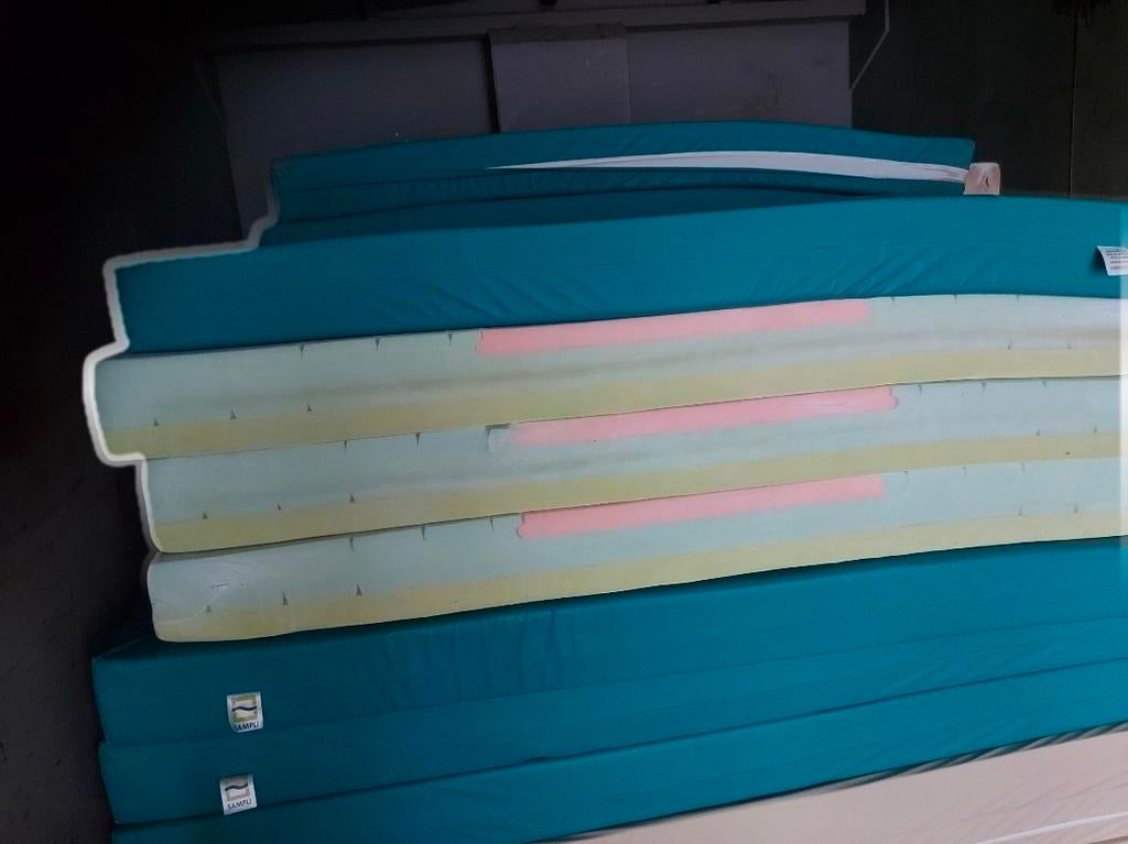 Matelas presque neufs prix 10€ pour export, Maison & Meubles, Accessoires pour la Maison | Autre, Enlèvement ou Envoi