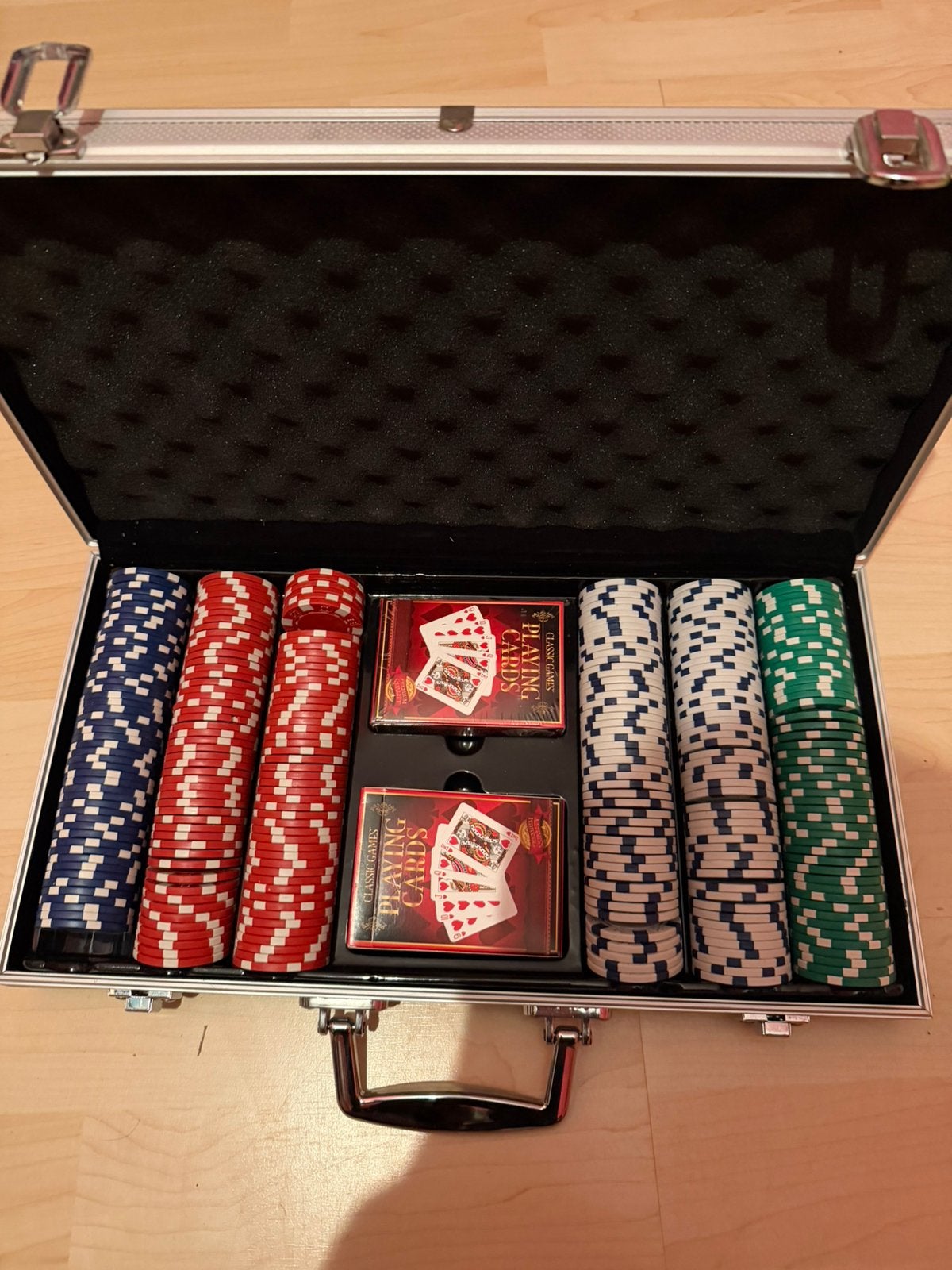 Pokerset, Hobby en Vrije tijd, Gezelschapsspellen | Kaartspellen, Ophalen, Zo goed als nieuw