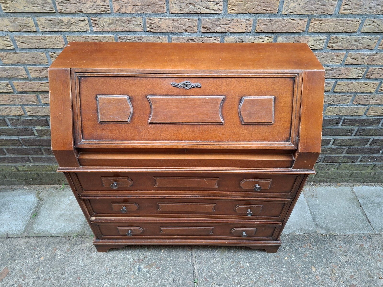 Secretaire, Enlèvement