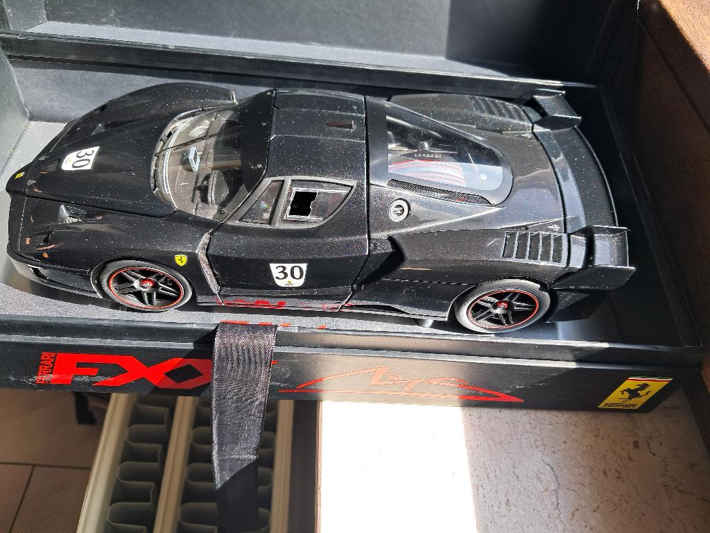 Ferrari Fxx Schumacher 1/18, Hobby en Vrije tijd, Modelauto's | 1:18, Nieuw, Auto, Hot Wheels, Ophalen of Verzenden