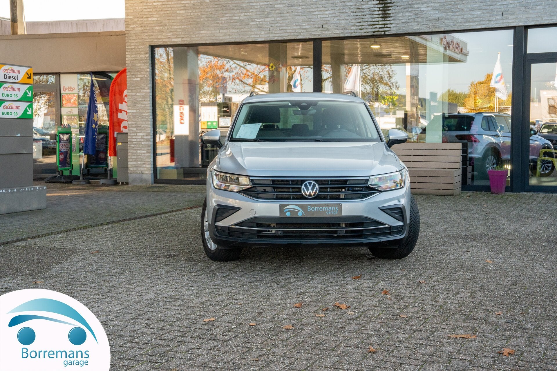 Volkswagen Tiguan E-HYBRID 245 PK BUSINESS Safety Pack/Navi, Autos, Argent ou Gris, Euro 6, Noir, 5 portes