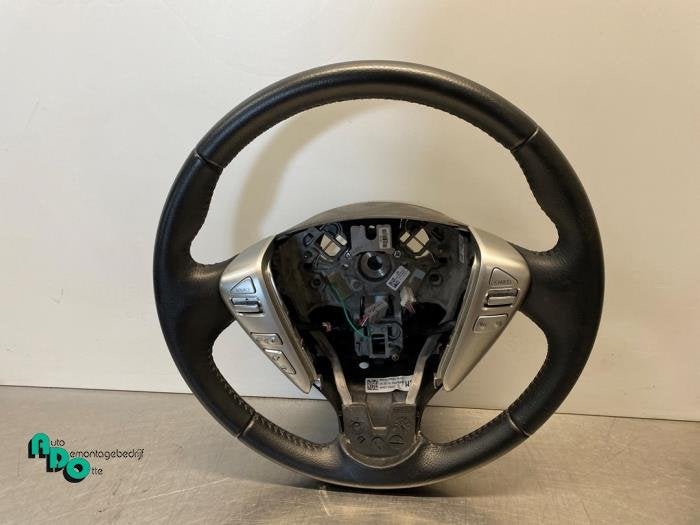 Volant d'un Nissan Note (Note 13-), -, 3 mois de garantie, Utilisé, -