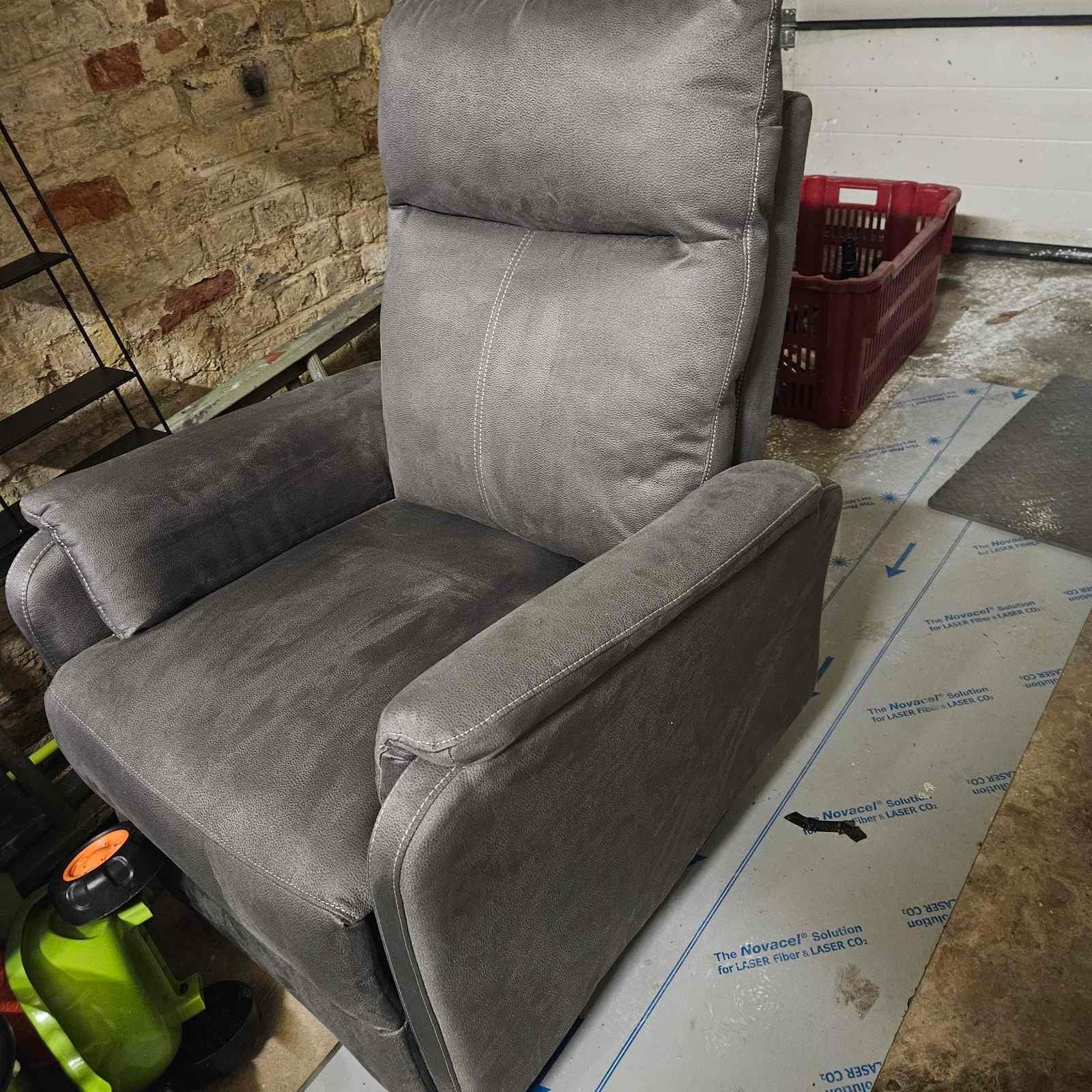 Fauteuil electrique bouton, Maison & Meubles, Fauteuils, Enlèvement, Comme neuf