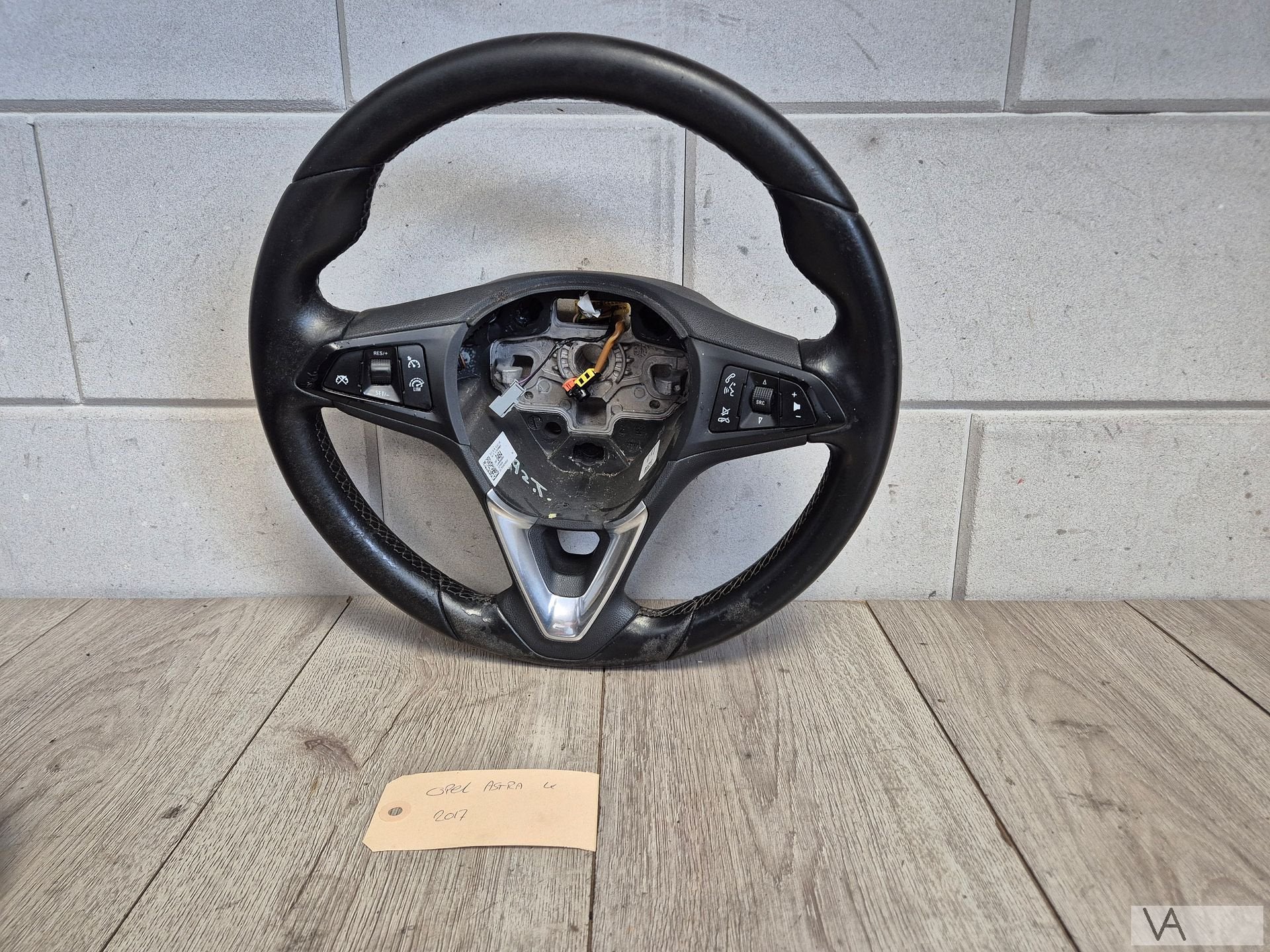 Stuurwiel + knoppen + cruise van Opel Astra K 2015 -2021 €30, Gebruikt, -, -, Opel