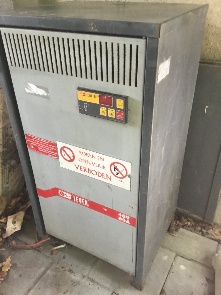 Transformateur/chargeur 48V - 80 A pour chariot élévateur, Articles professionnels, Machines & Construction | Chariots élévateurs & Transport interne