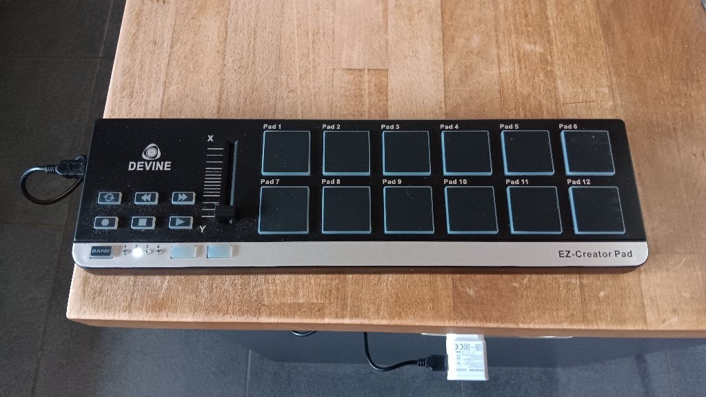 Roland UM-ONE MK2 - Devine EZ-CREATOR Pad et fondu, Musique & Instruments, Enlèvement ou Envoi, Neuf