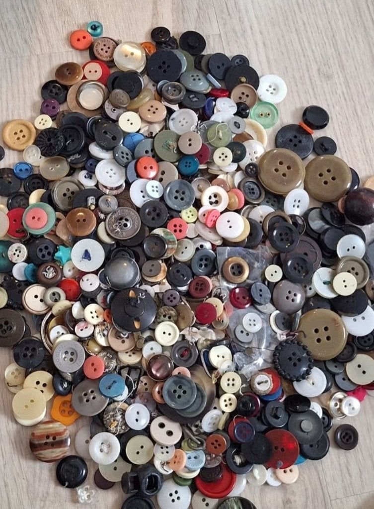 Knoopjes, Hobby en Vrije tijd, Naaien en Fournituren, Ophalen, Knoop of Knopen