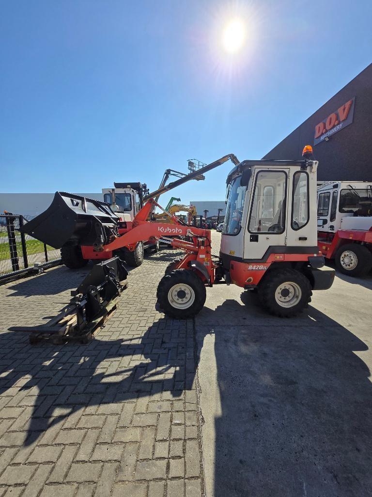 Kubota R420, Ophalen, Wiellader of Shovel