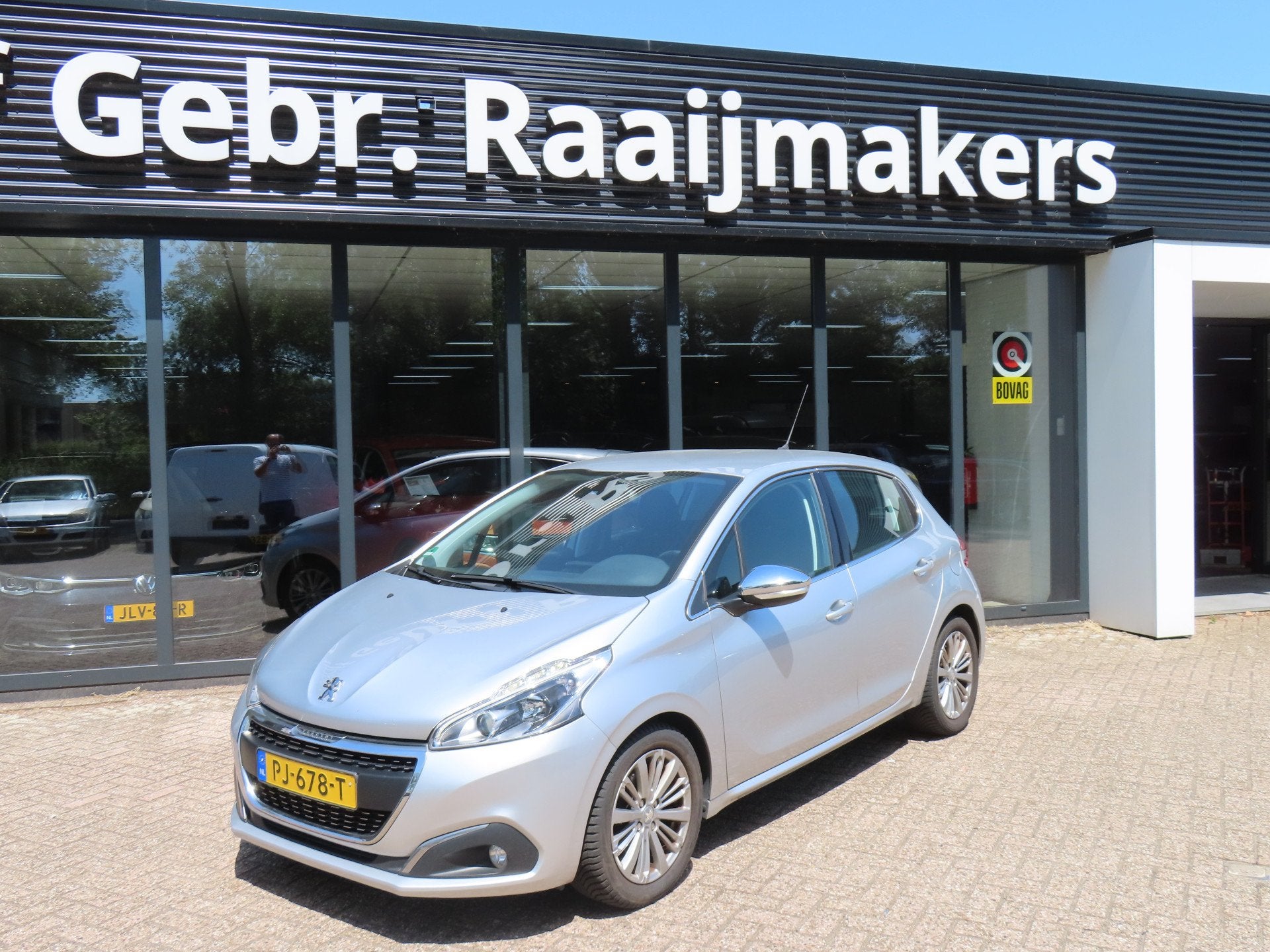 Peugeot 208 1.6HDi Executive*Navi*ECC* (bj 2017), Voorwielaandrijving, Gebruikt, Euro 6, 4 cilinders