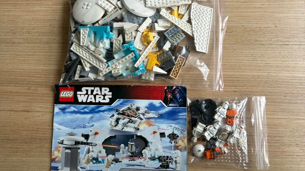 Lego Star Wars 7666, Hoth Rebel Base, compleet, Kinderen en Baby's, Speelgoed | Duplo en Lego, Ophalen of Verzenden, Gebruikt