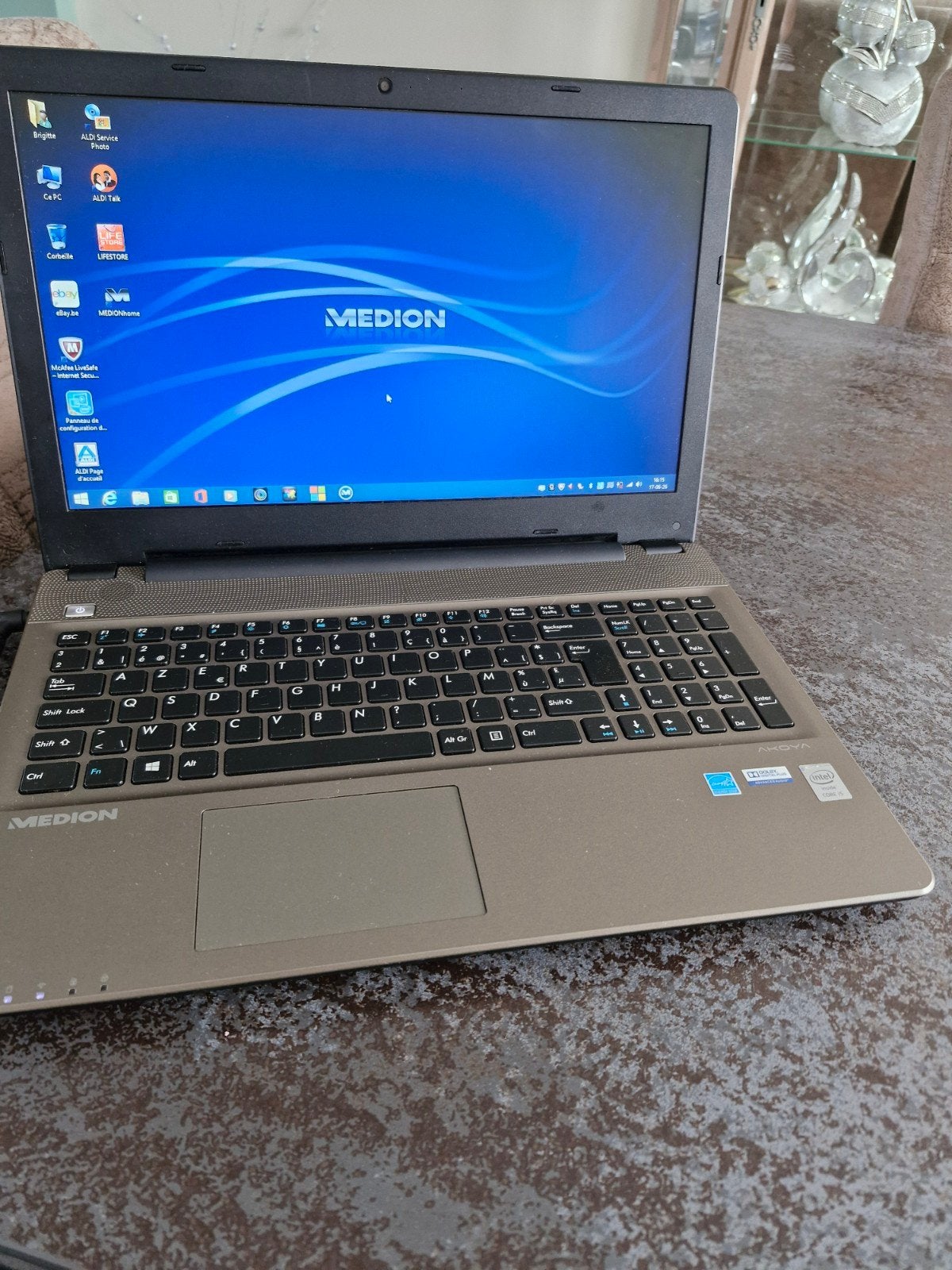 Medion Akoya E6416 laptop, Computers en Software, Windows Laptops, Ophalen